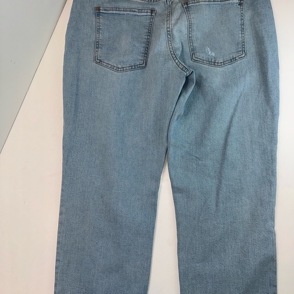 NWT Madewell Curvy Perfect Vintage Straight Jean Danby Wash: Knee-Rip Size 33P - Picture 13 of 17